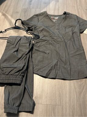 Women’s Charcoal Gray Scrub Set - Professional Pant & Top
